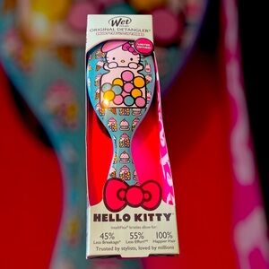 Hello Kitty Wet Brush with Colorful Design